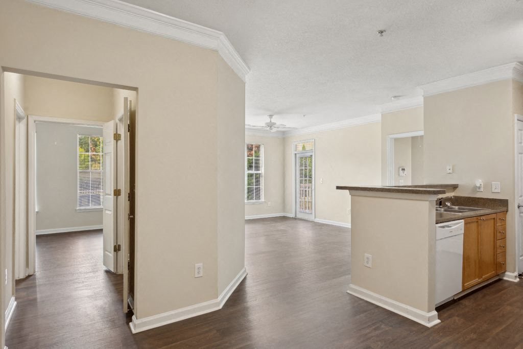 Spacious living areas at Longwood Vista Apartment Homes in Atlanta GA